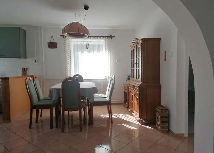 Agnes Nyaralohaz Semesterbostad *